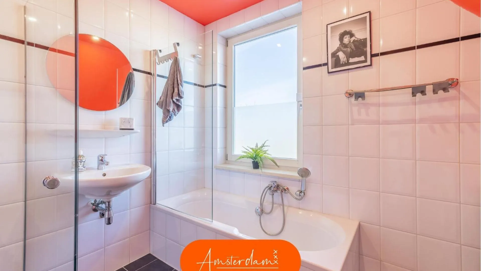 Amsterdam Group Stay - Jacuzzi, Sauna & Cinema Zwanenburg 0*,  Netherlands