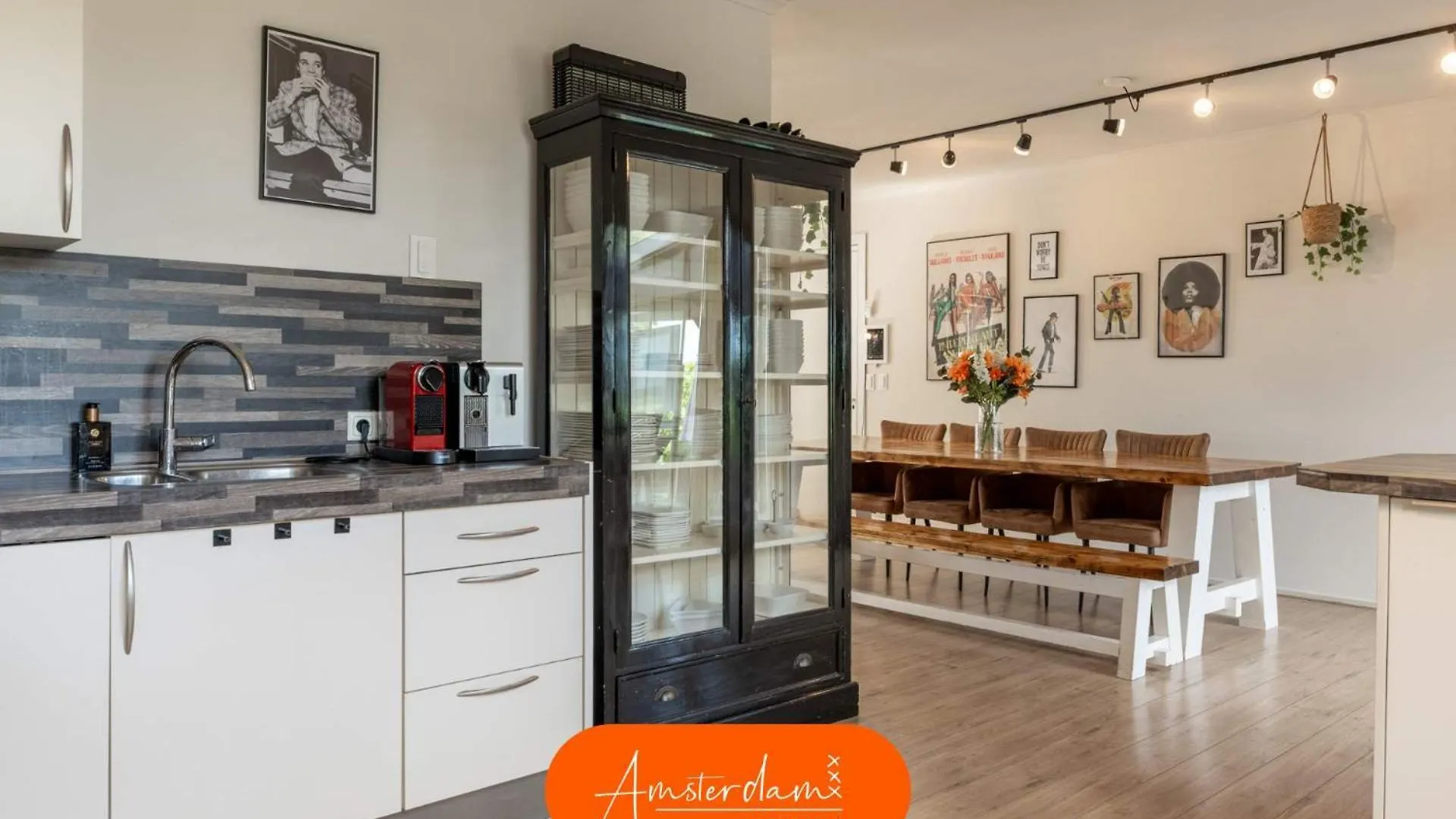 Amsterdam Group Stay - Jacuzzi, Sauna & Cinema Zwanenburg 0*,  Netherlands